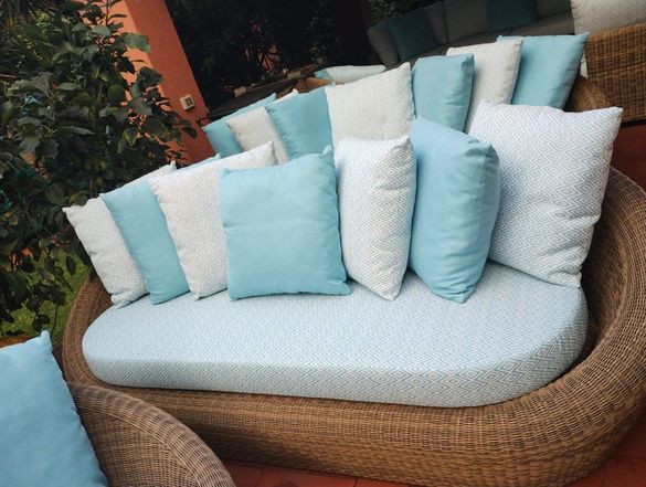 sofa exterior azul turquesq