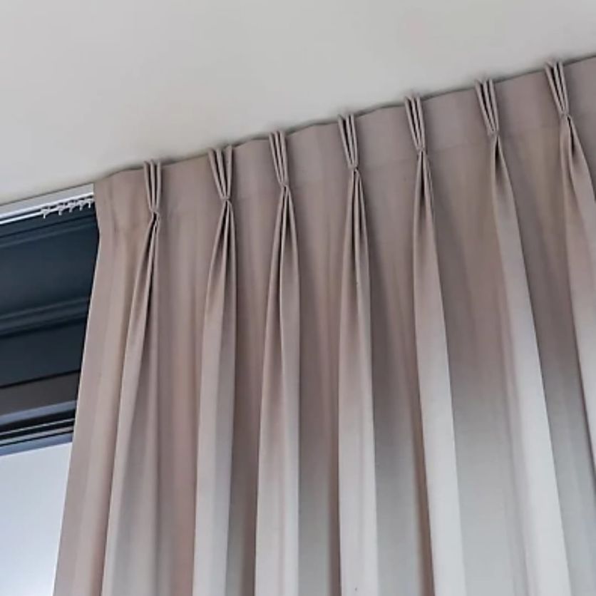 cortina marron claro